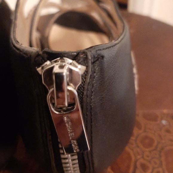 Michael kors heels - Picture 3 of 7